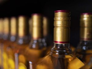 Leia mais sobre o artigo Bebidas adulteradas com metanol: risco de cegueira