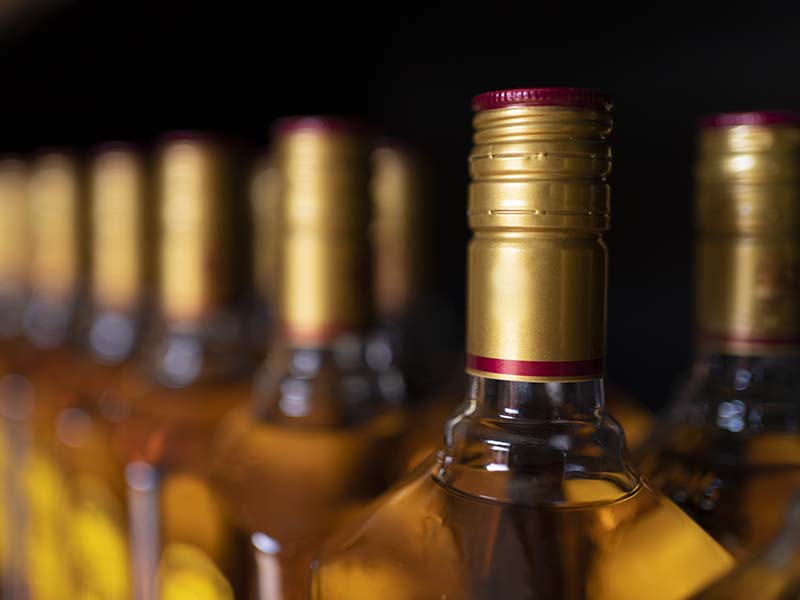 No momento, você está visualizando Bebidas adulteradas com metanol: risco de cegueira